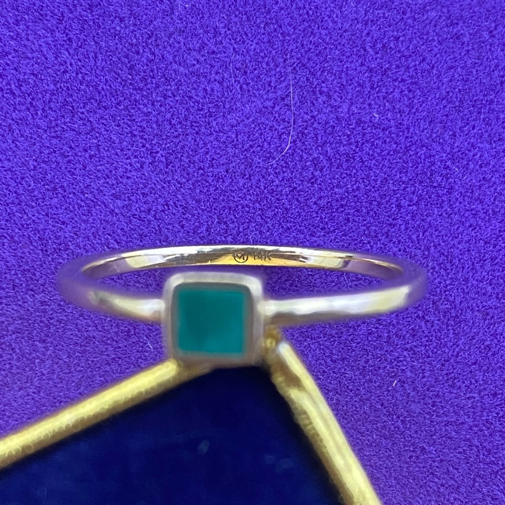 💛 Mejuri 14k Gold Square Malachite Ring | Minimalist Stackable Fine Jewelry - Picture 3 of 6